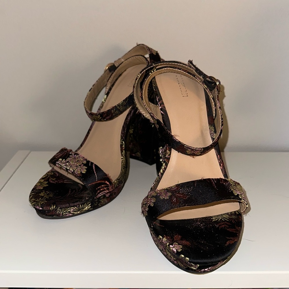Floral heels size 7